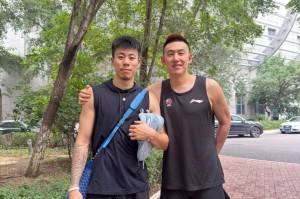 PP电子官网-付豪晒与张镇麟&amp;刘雁宇等合照：人生总有很多分岔路口 祝开心顺利