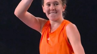 PP电子官网-19岁捷克黑马震撼澳网！本西奇成首位出局前十种子