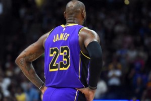 无球亦能独步天下 40岁詹姆斯仍在刷新人类极限