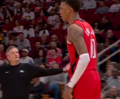 PP电子官网-抽象2-1-1-1！小贾造犯规明明吹了却去骂裁判 自己吃了1T+2罚全铁